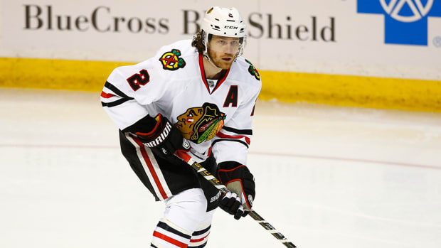 duncan-keith-match-penalty-swinging-stick-charlie-coyle-nhl-960.jpg